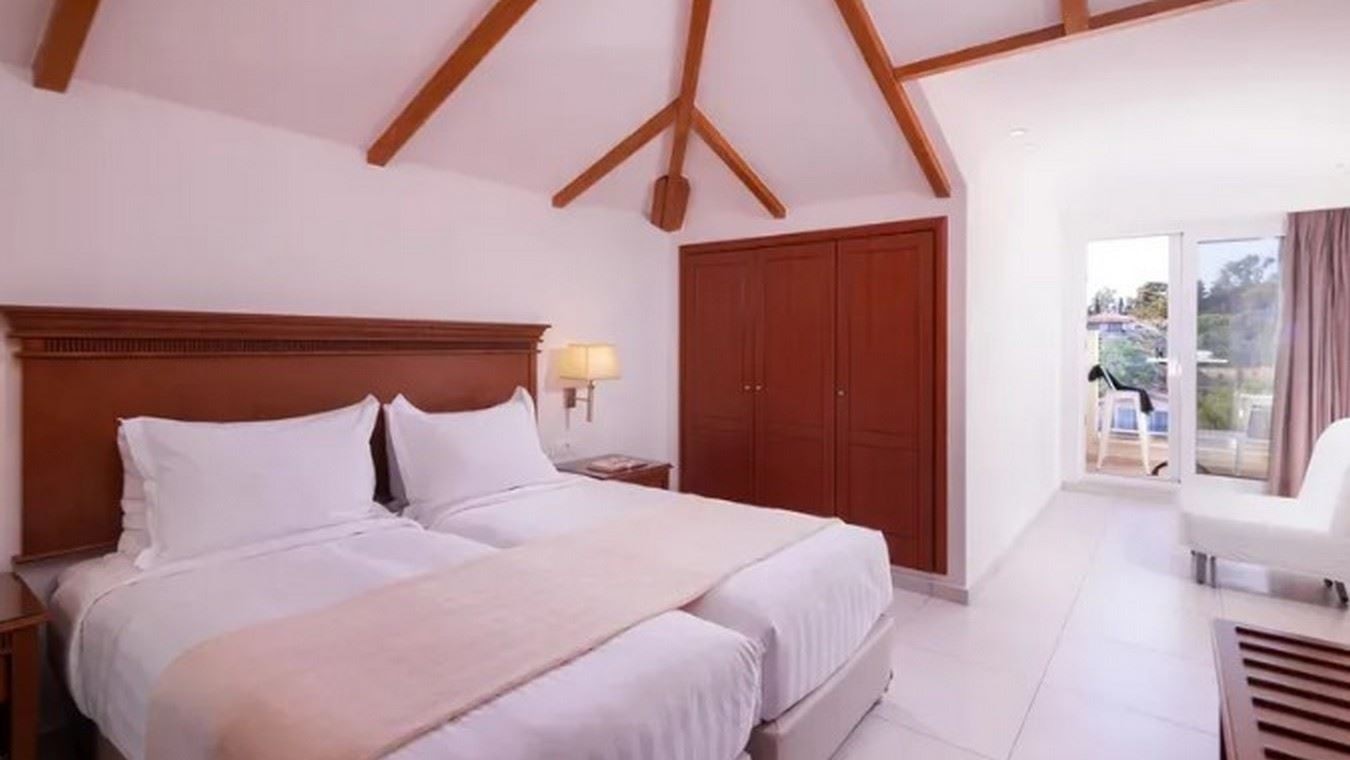 rooms-attik-double-or-twin-room