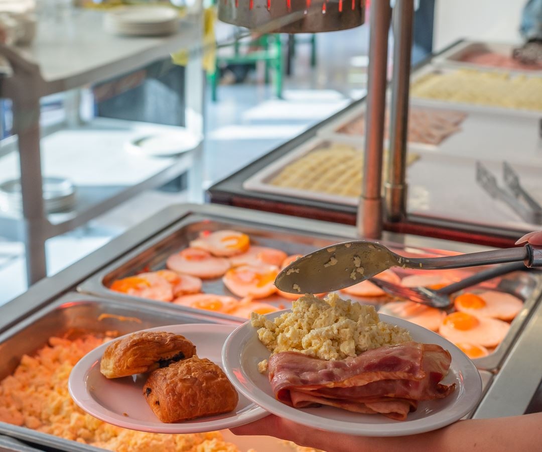 restaurants-amvrosia-breakfast-room