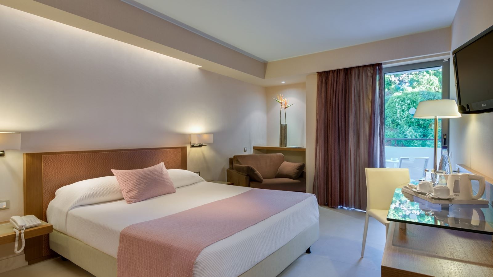 rooms-single-room-mountain-view-with-balcony