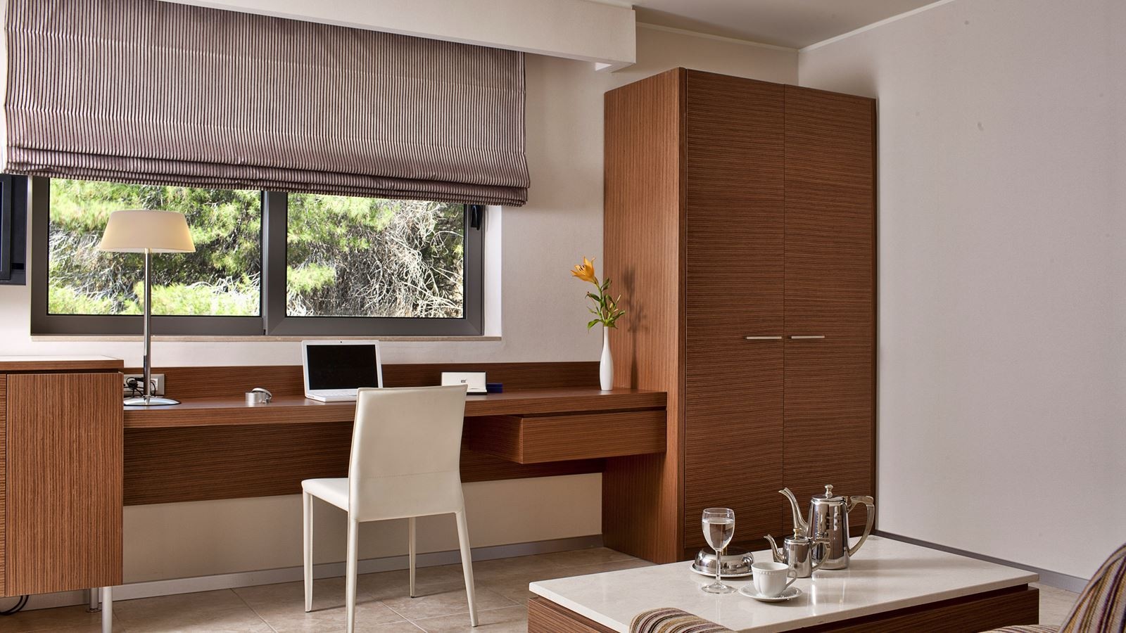 rooms-suite-sea-view-1-broom-with-balcony