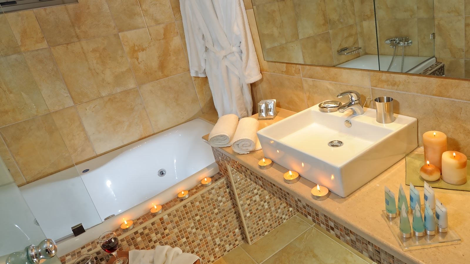 rooms-deluxe-suite-sea-view