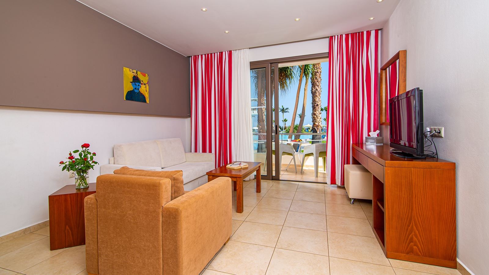 rooms-deluxe-room-pool-view