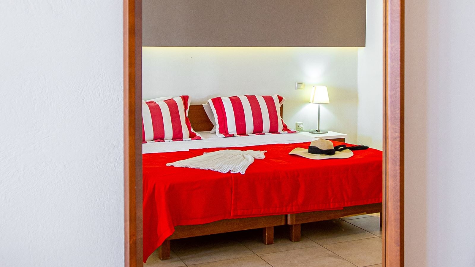 rooms-deluxe-room-sea-view