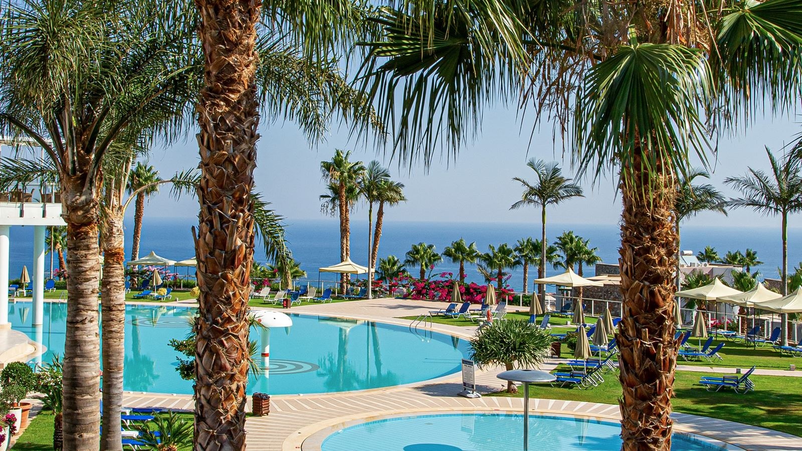 rooms-deluxe-suite-sea-view