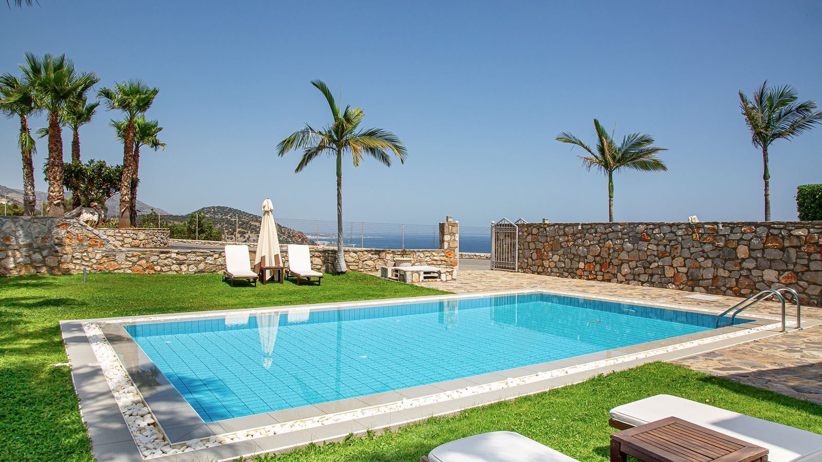 rooms-standard-2-bedroom-villa-private-pool