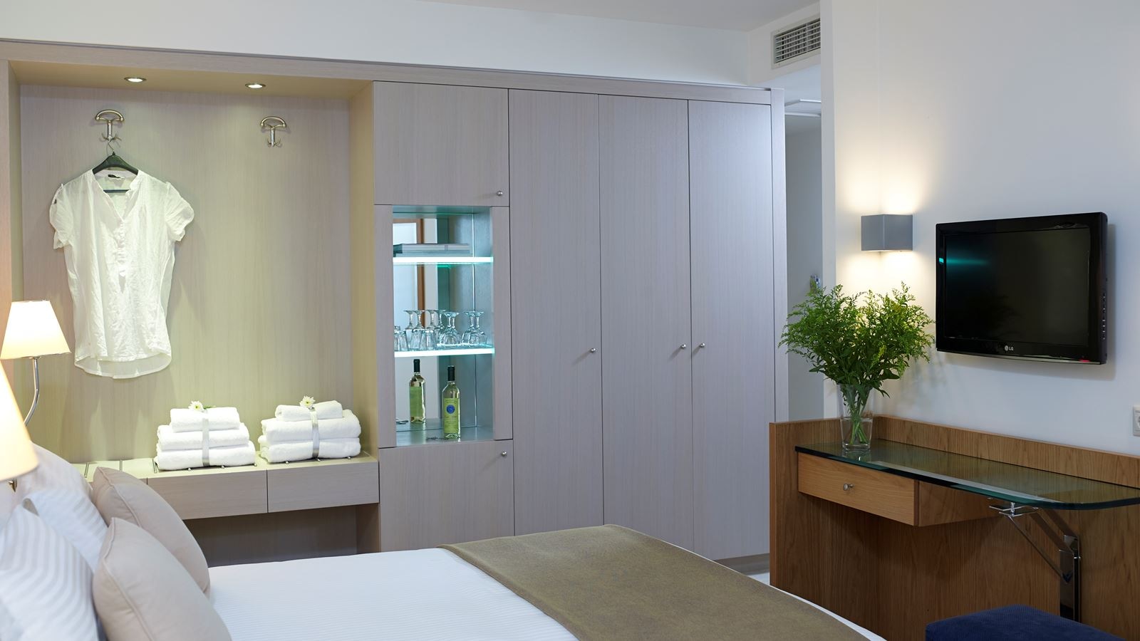 rooms-family--suite-2-separate-rooms