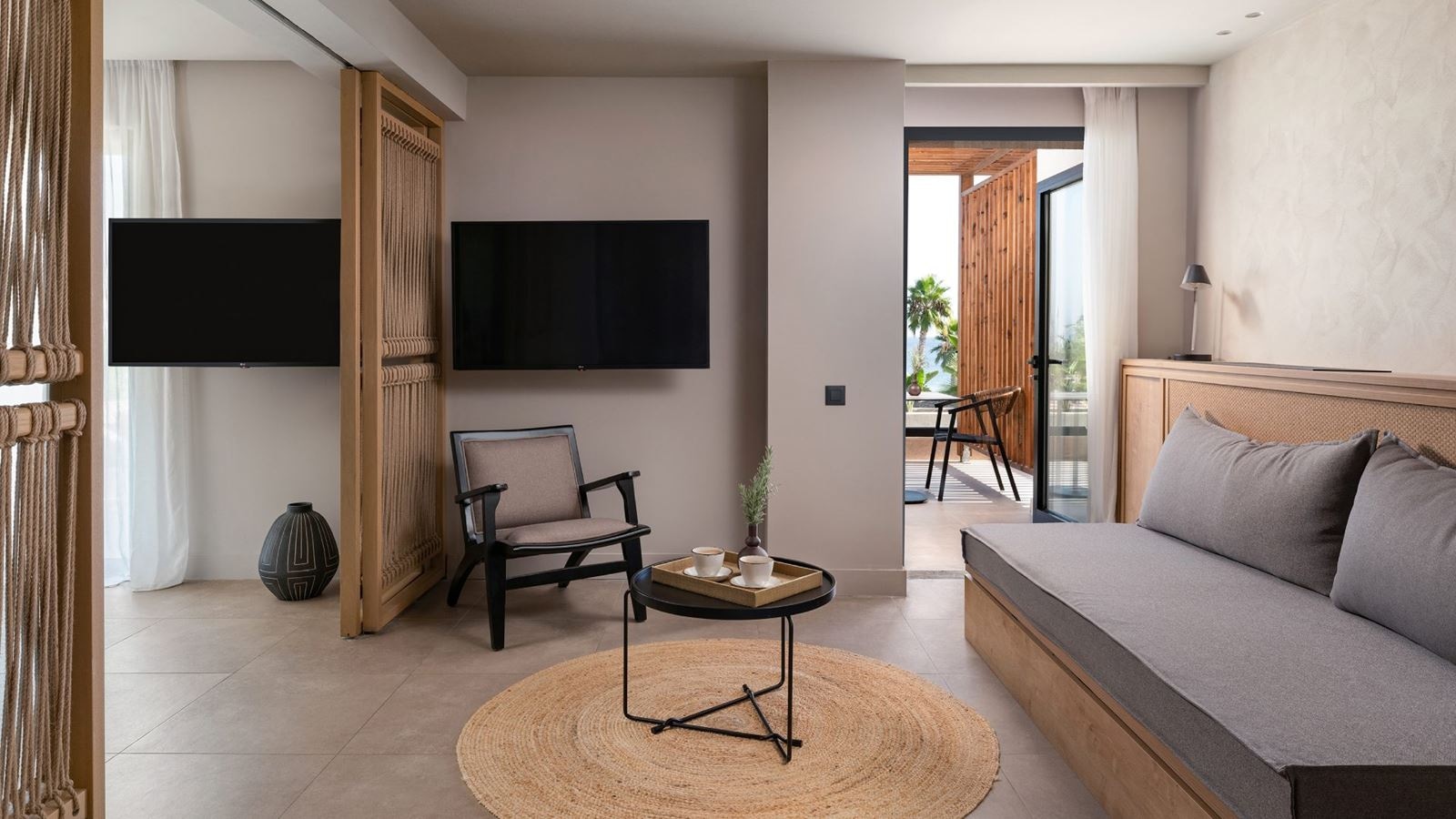 rooms-helea-suite-sea-front