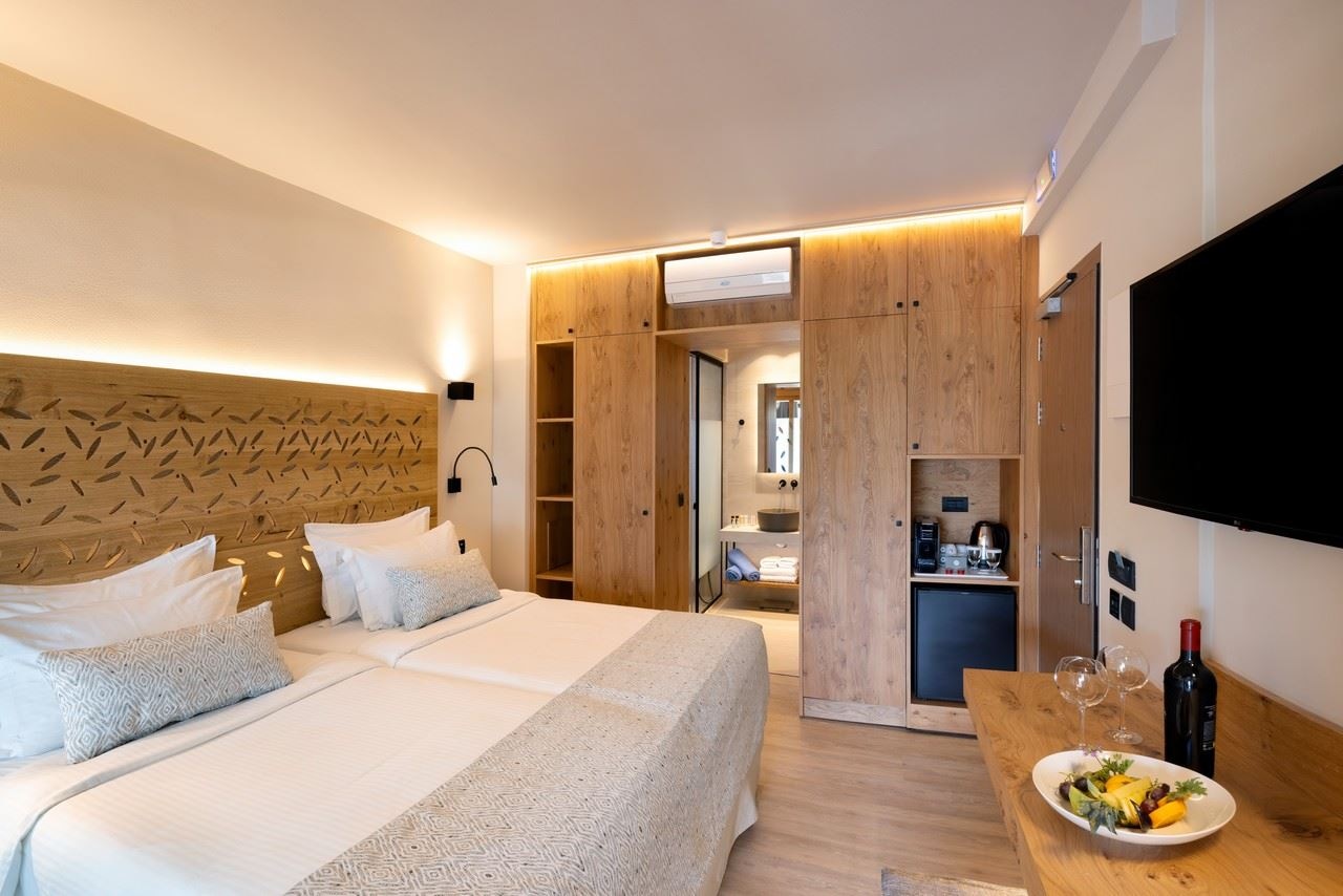 rooms-superior-pool-view