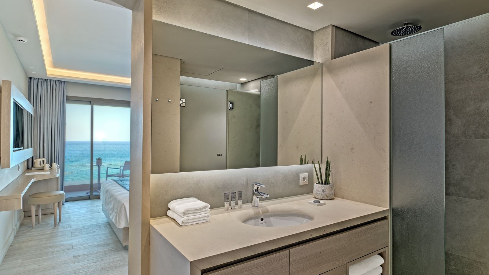 rooms-double-triple-room-sea-view