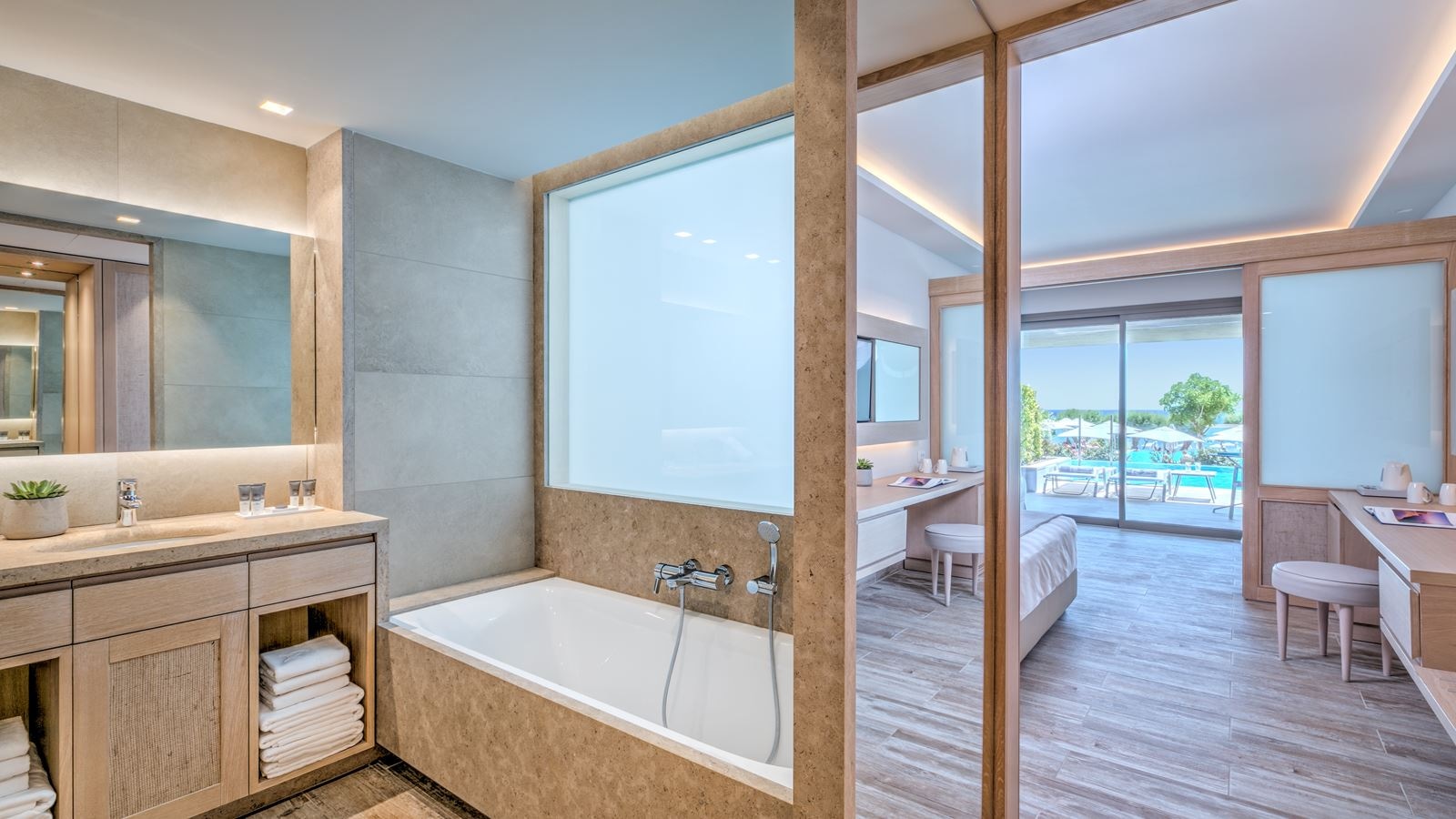 rooms-family-sea-view-with-partition-doors