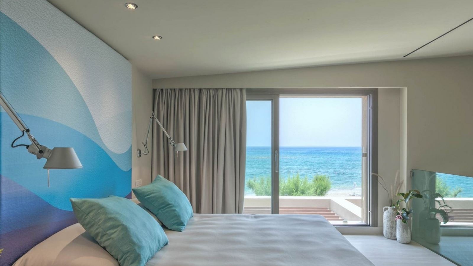 rooms-on-the-beach-amada-villa