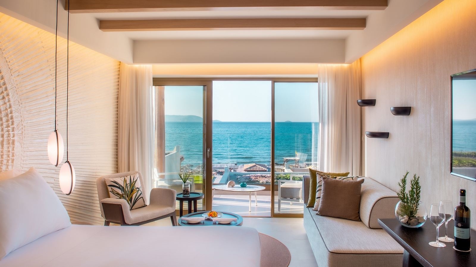 rooms-superior-double-sea-view-customized-for-mobility-needs