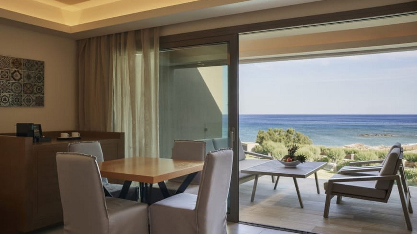 rooms-two-bedroom-suite-sea-view