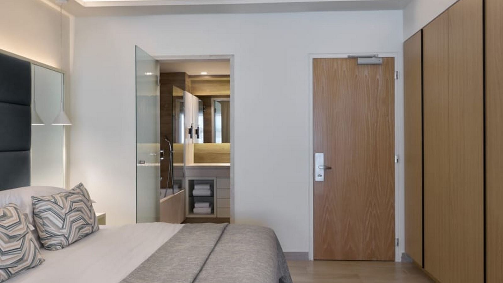 rooms-premium-double-swimup-room-inland-view