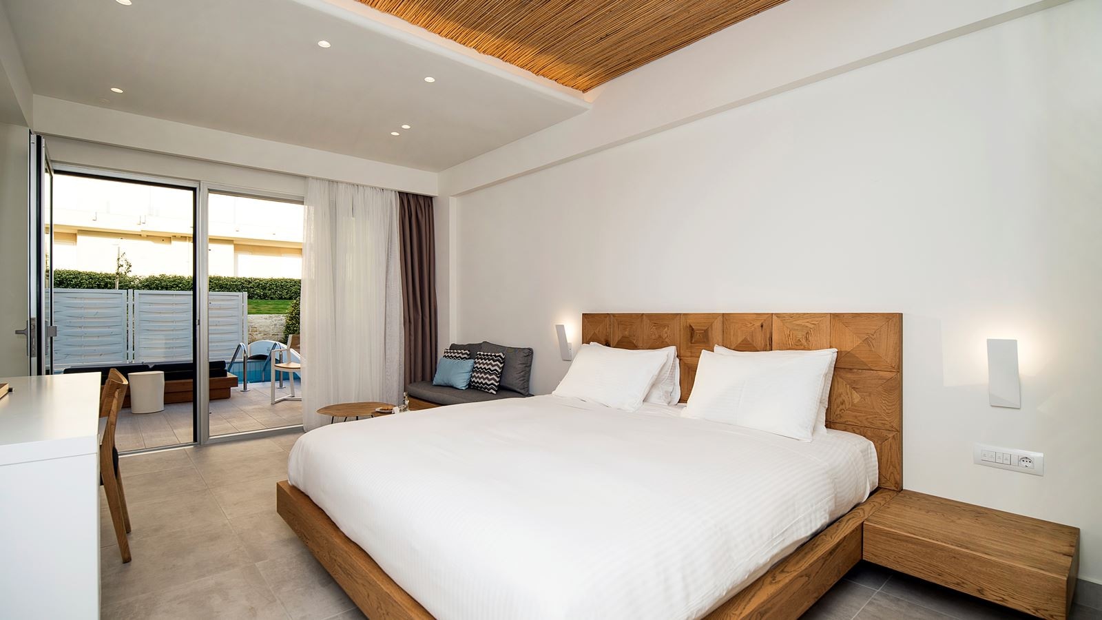 rooms-classic-room-swim-up