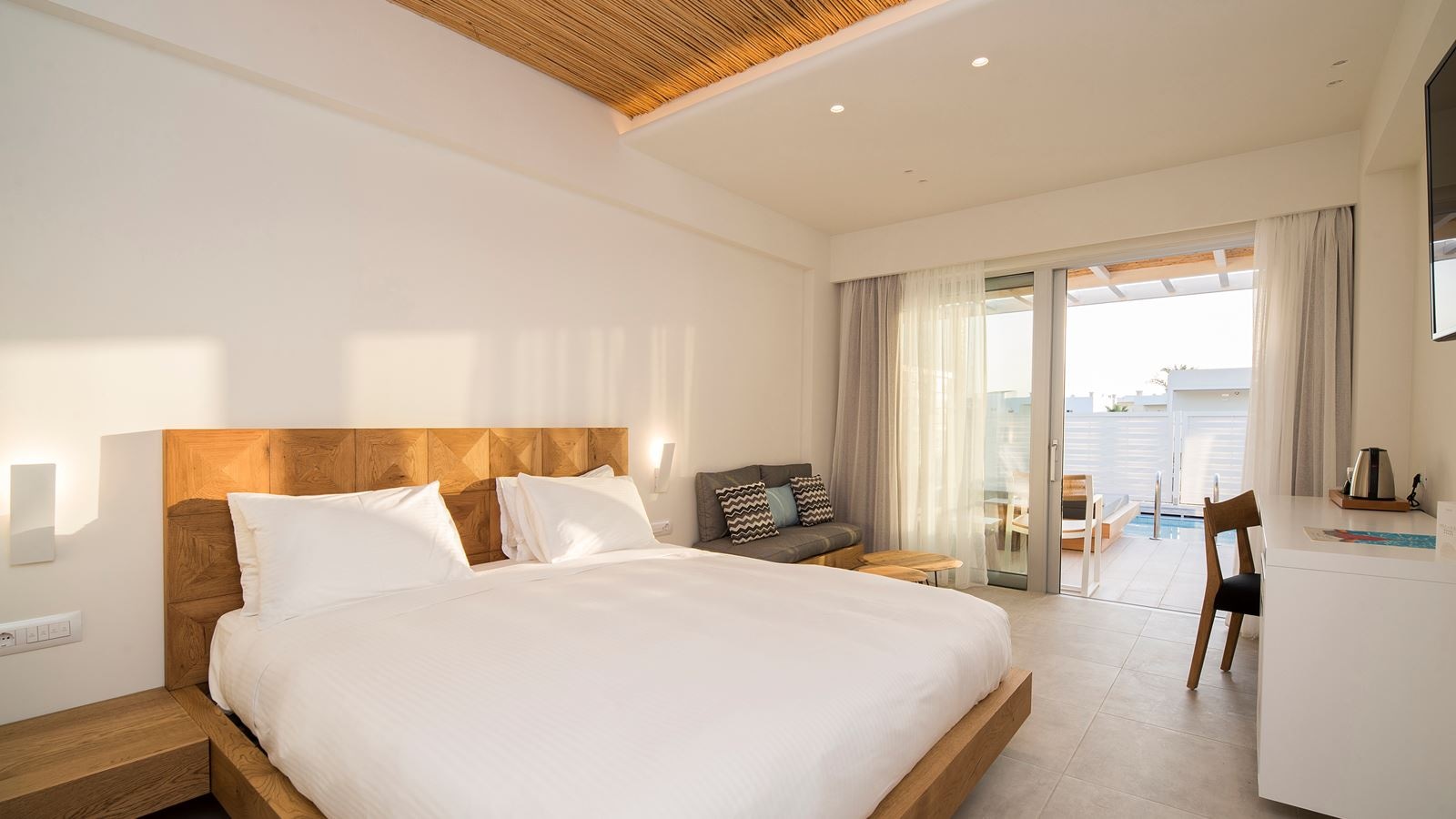 rooms-classic-room-swim-up