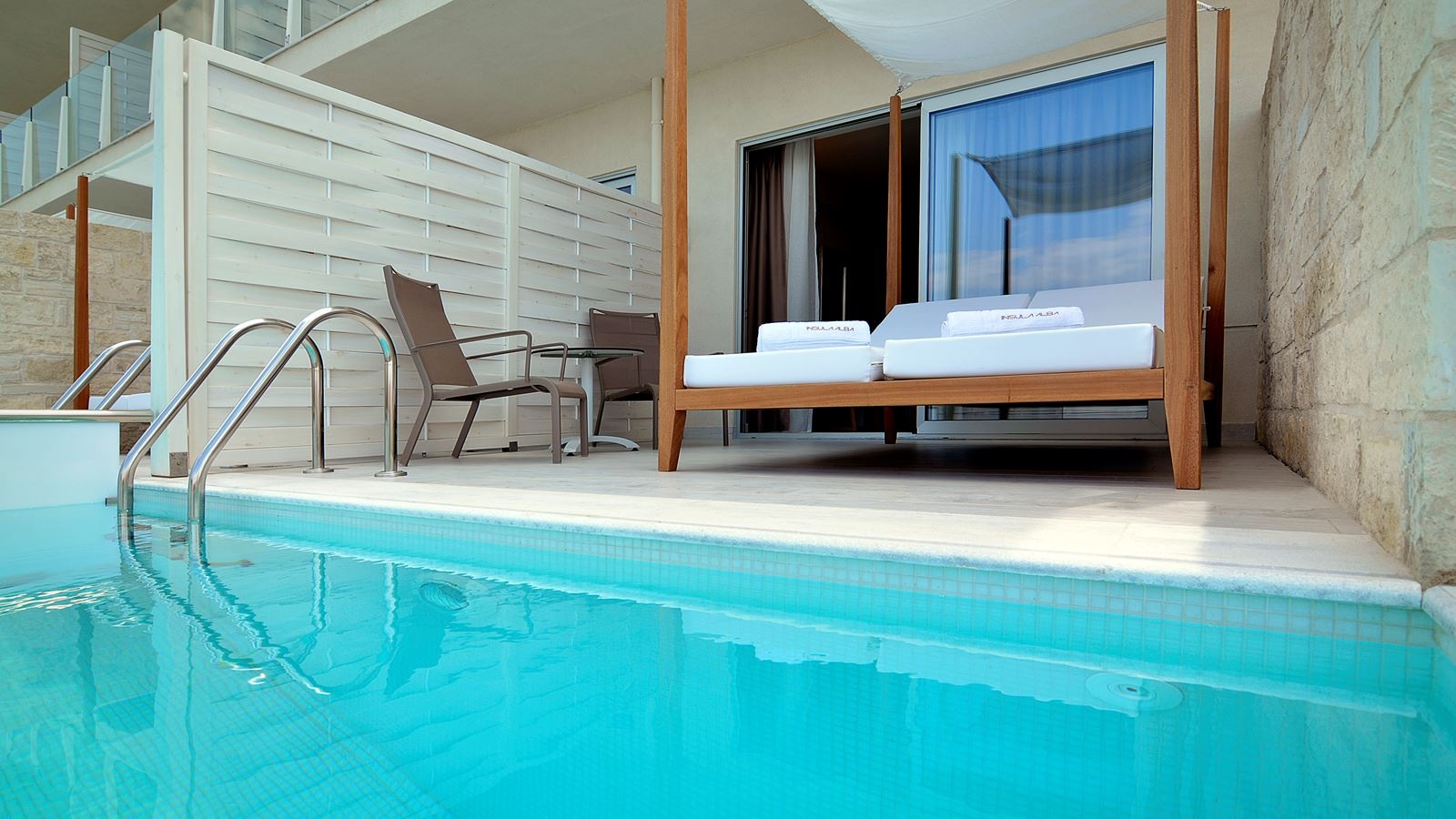 rooms-classic-room-with-private-pool