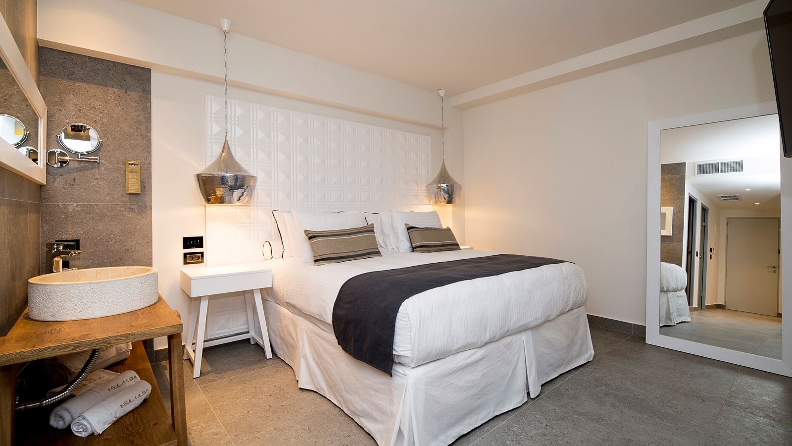 rooms-suite-sea-view-with-private-pool