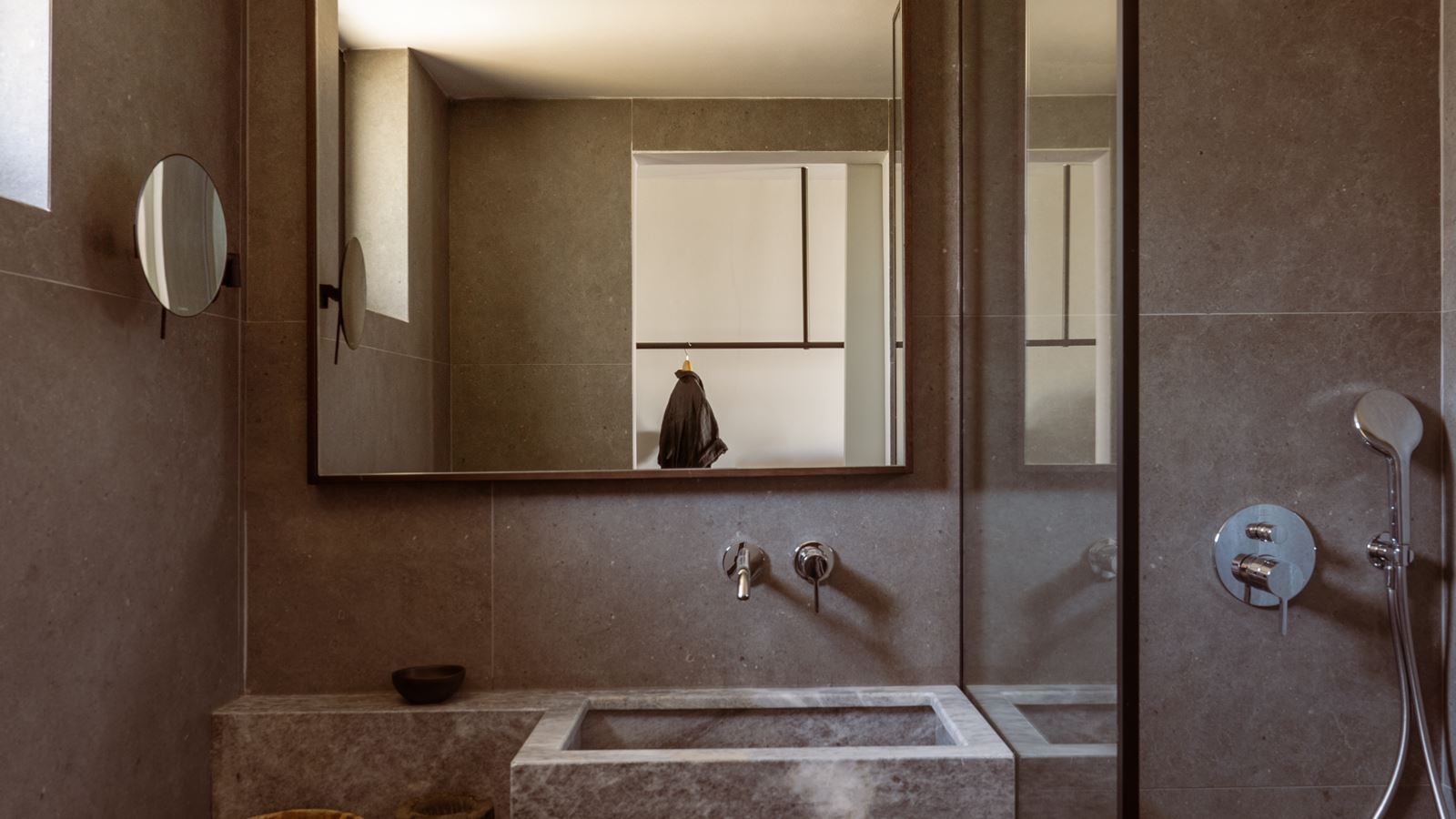 rooms-double-land-view-balcony-or-terrace