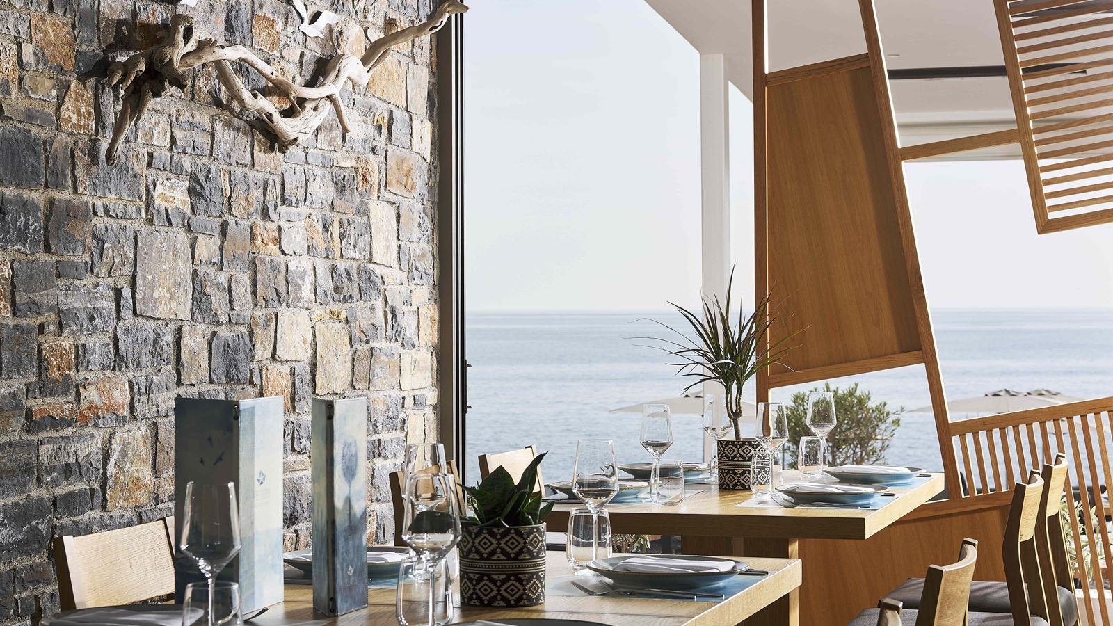 restaurants-pelagos-seaside
