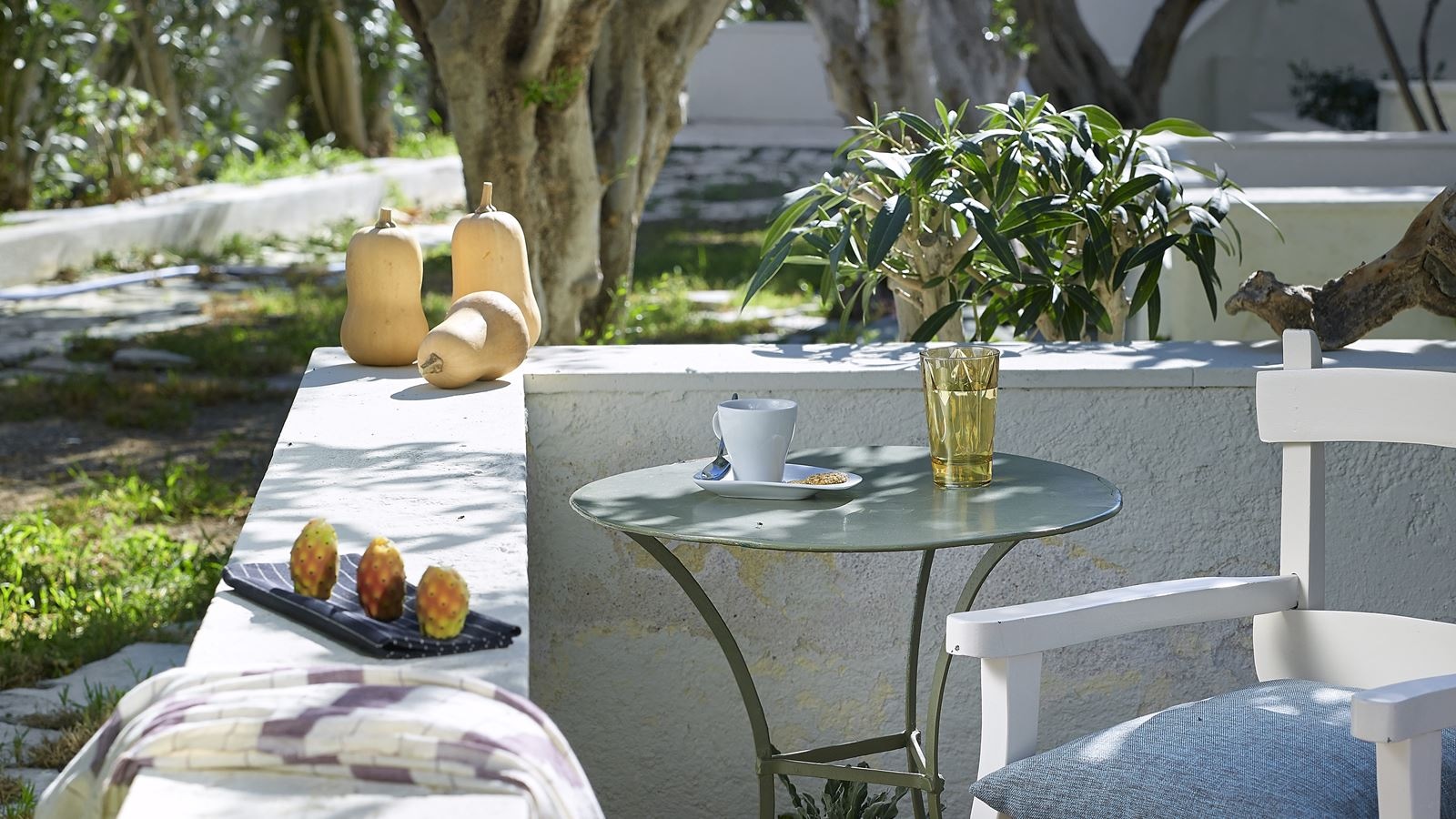 rooms-deluxe-double-room-garden-view