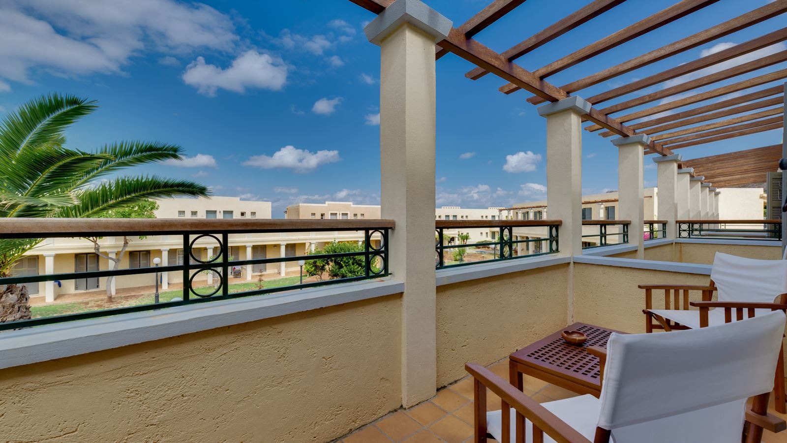 rooms-room-garden-view-or-mountain-view