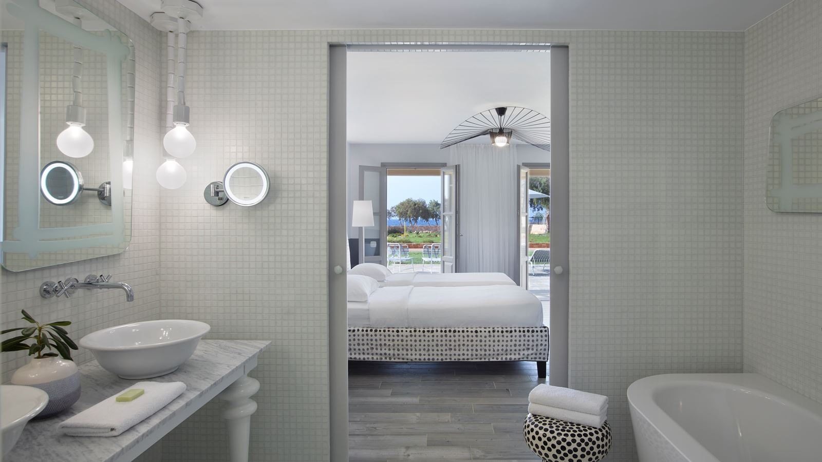 rooms-premium-2-bedrooms-suite-sea-view