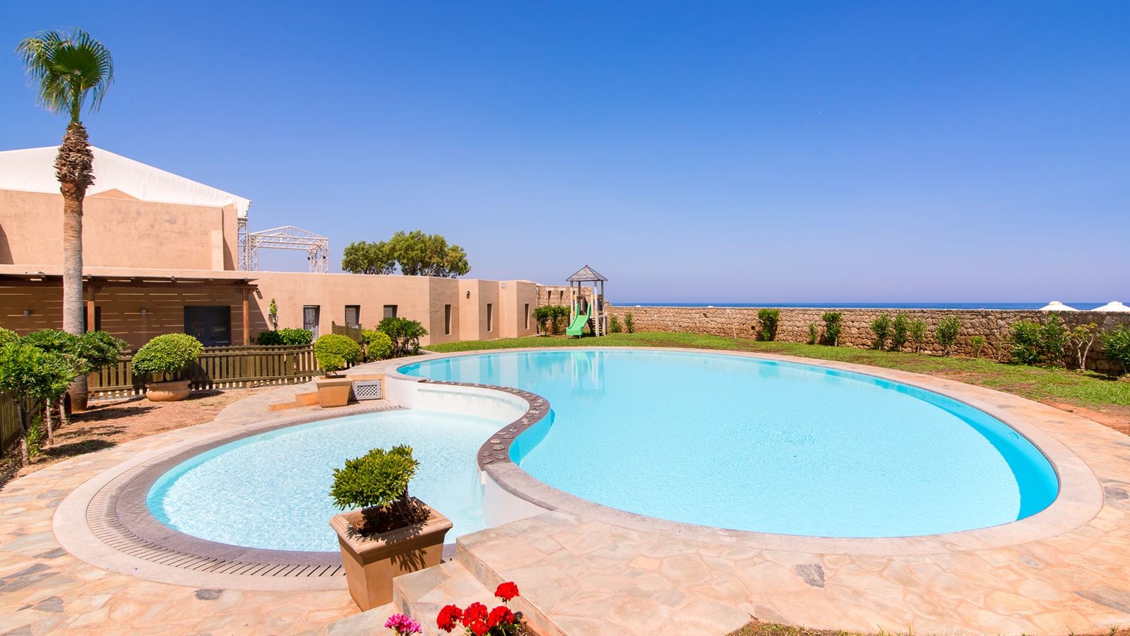 pools-outdoor-childrens-pool