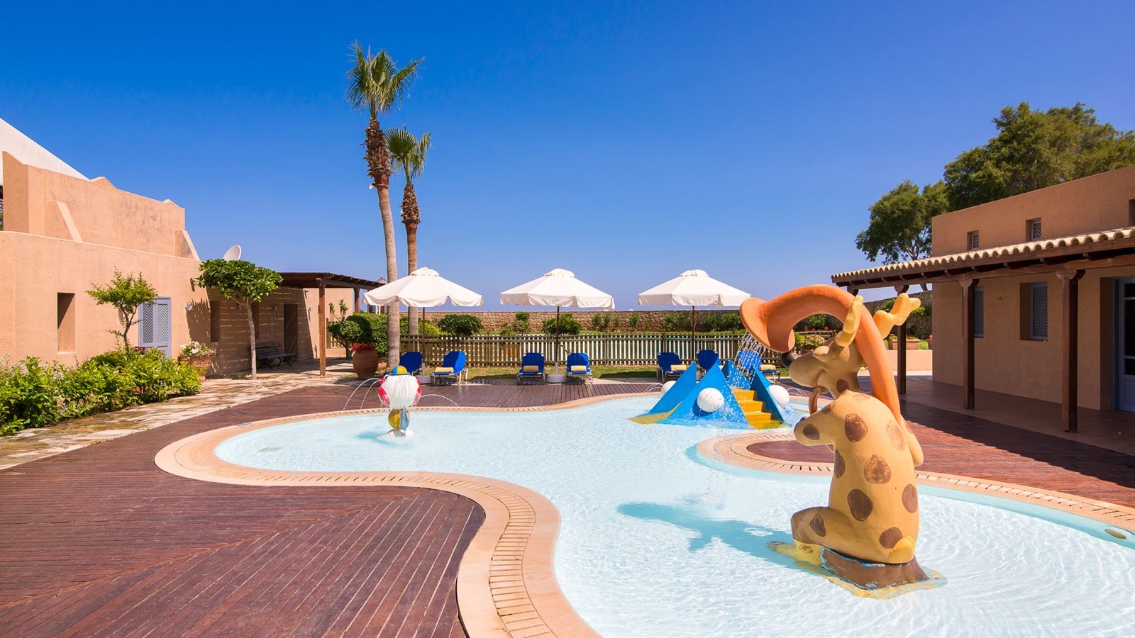 pools-outdoor-childrens-pool