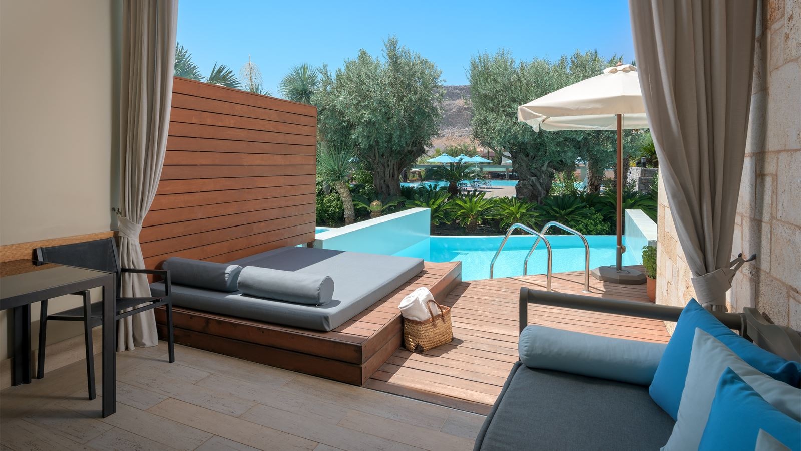 rooms-pool-suite-garden-view-with-private-pool