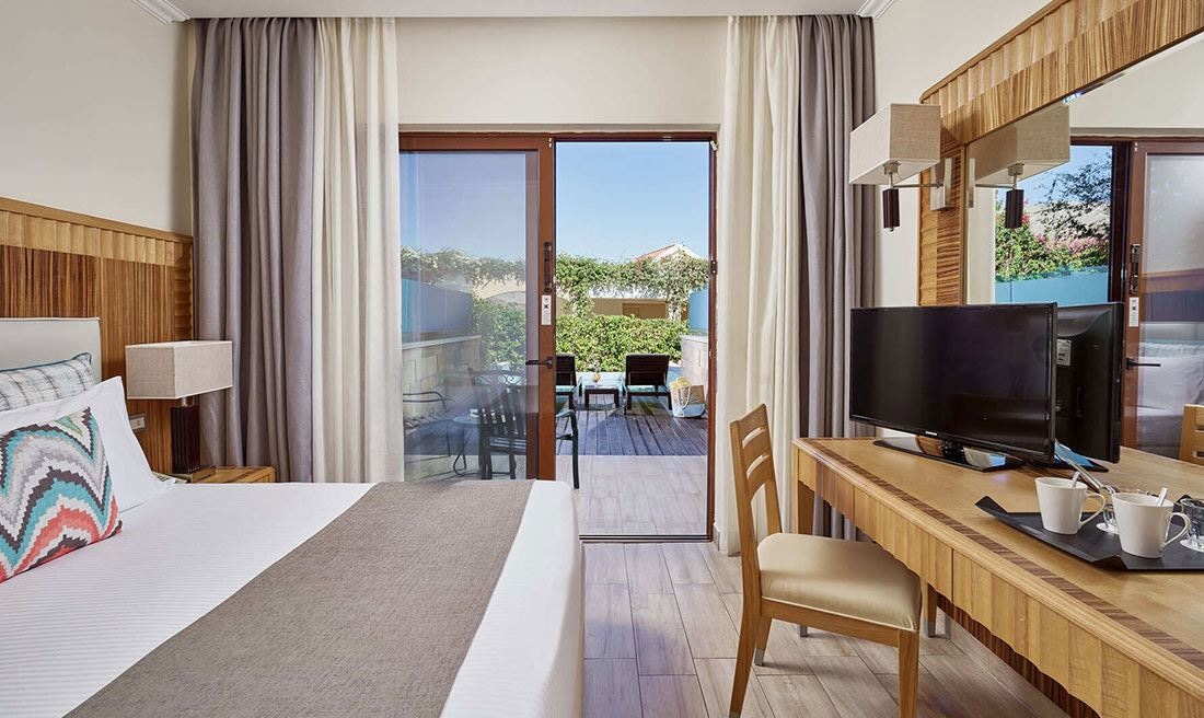 rooms-family-suite-private-pool-gv