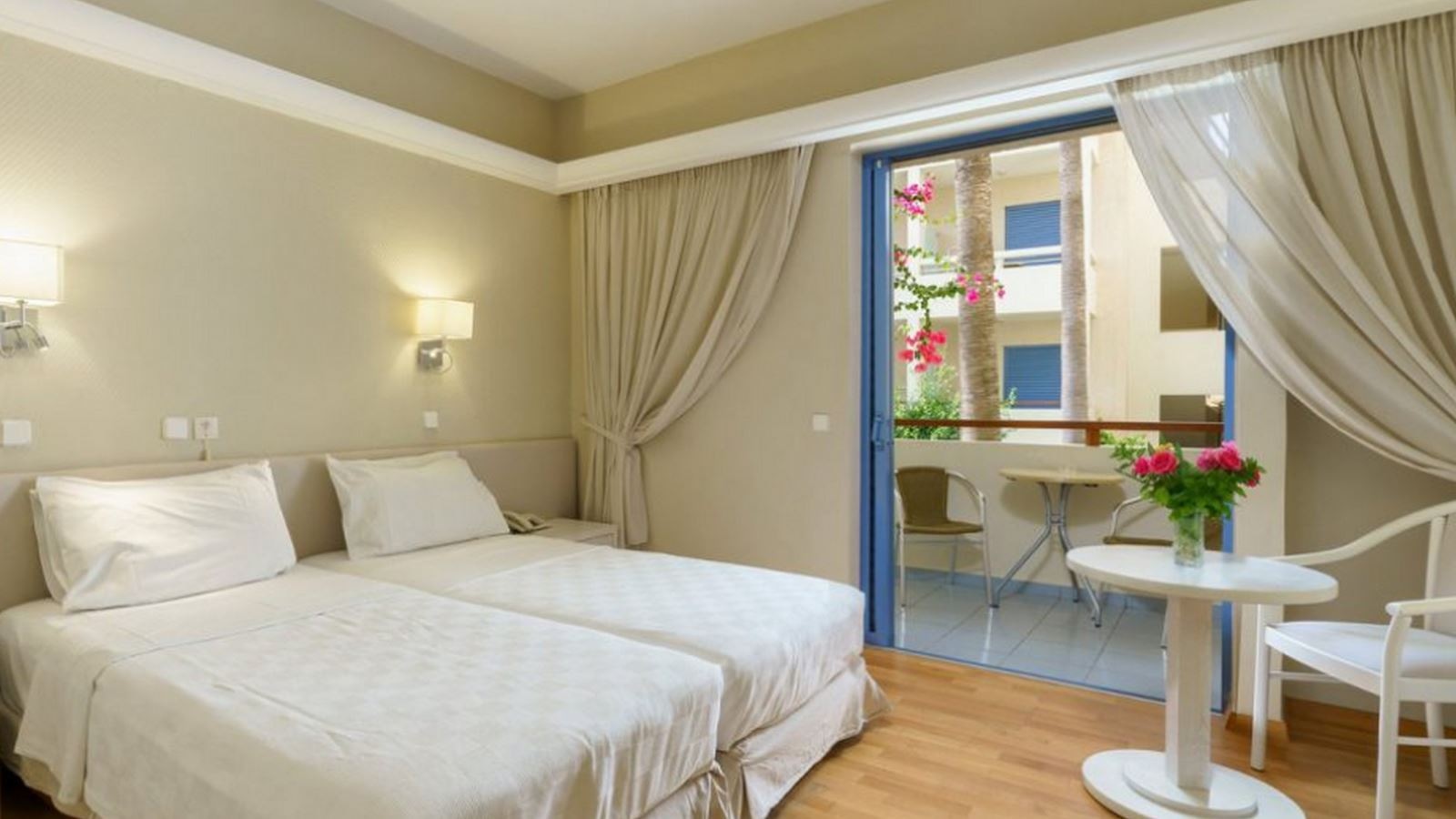 rooms-room-standard-double-land-view-balcony-or-terrace