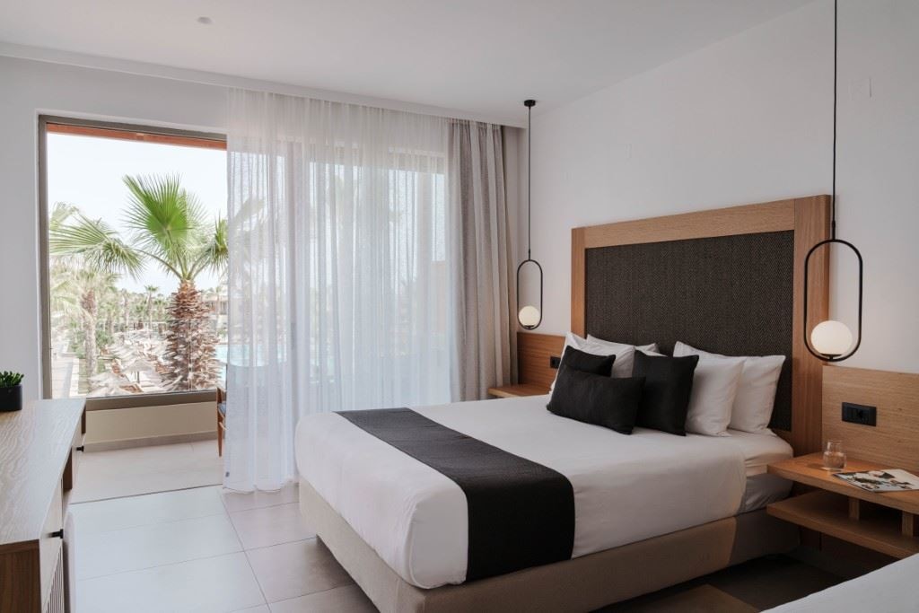 rooms-double-room-balcony-or-terrace