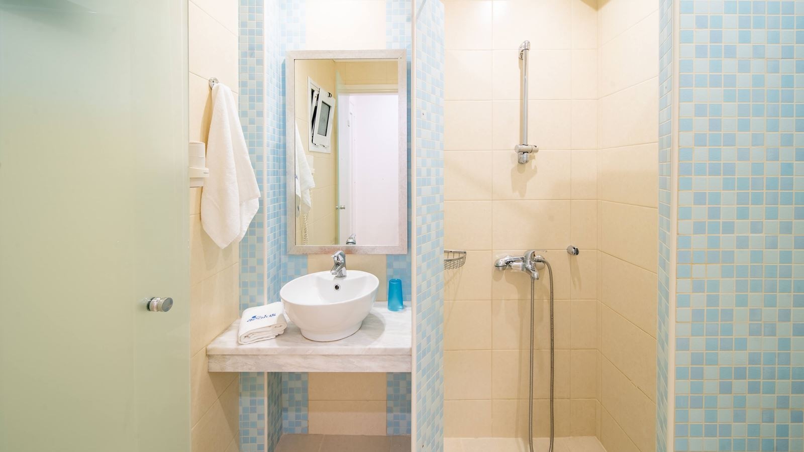 rooms-room-standard-double-sideseaview-balcony-or-terrace