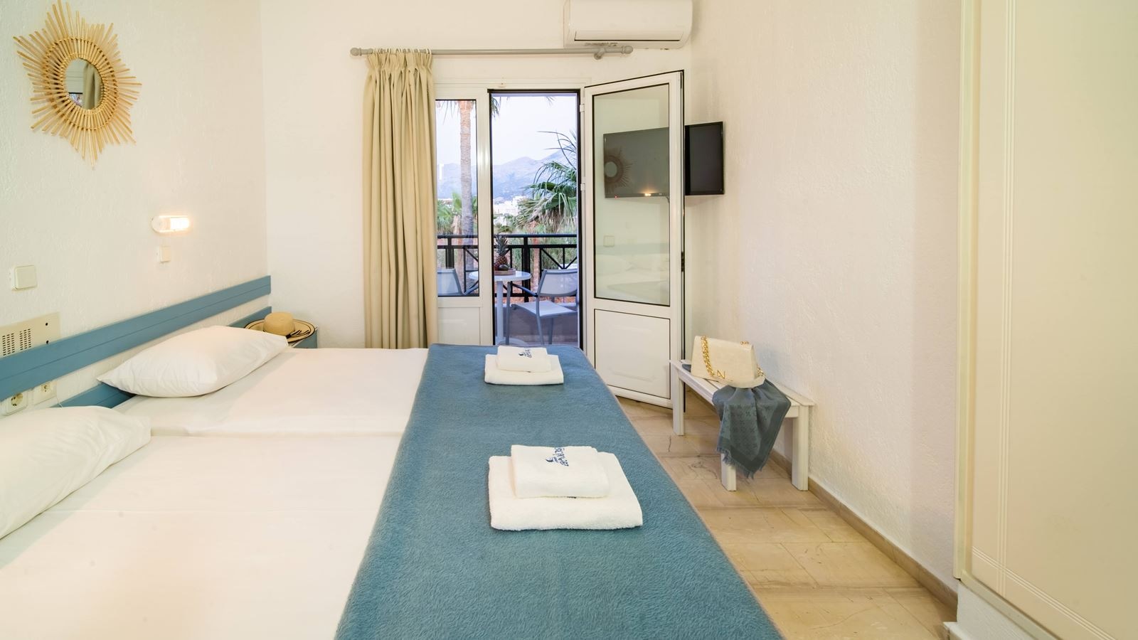 rooms-room-standard-double-sideseaview-balcony-or-terrace