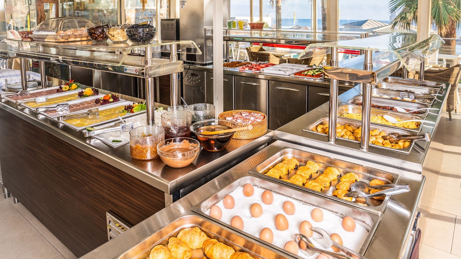 restaurants-dining-room