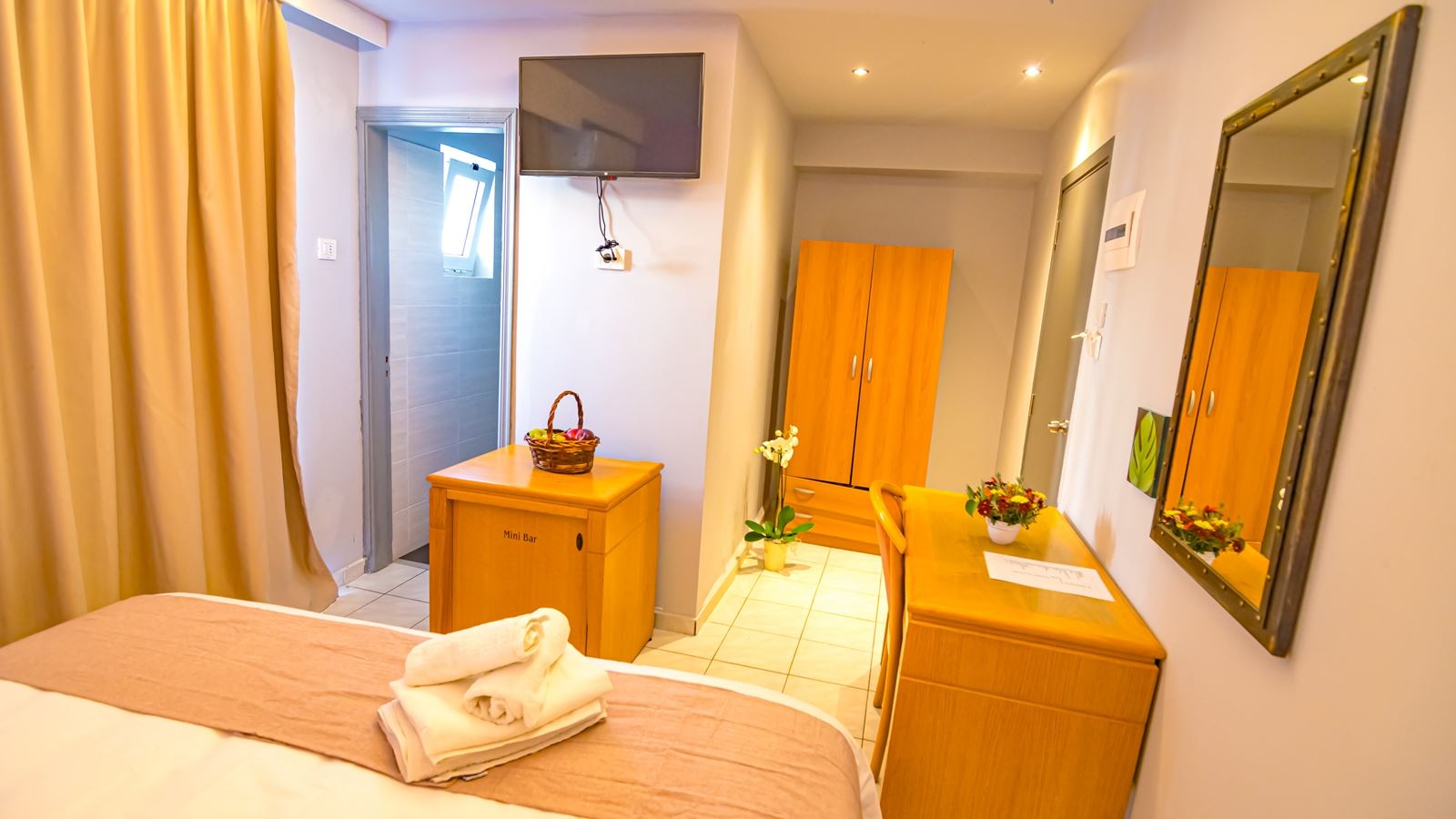 rooms-double-room-balcony