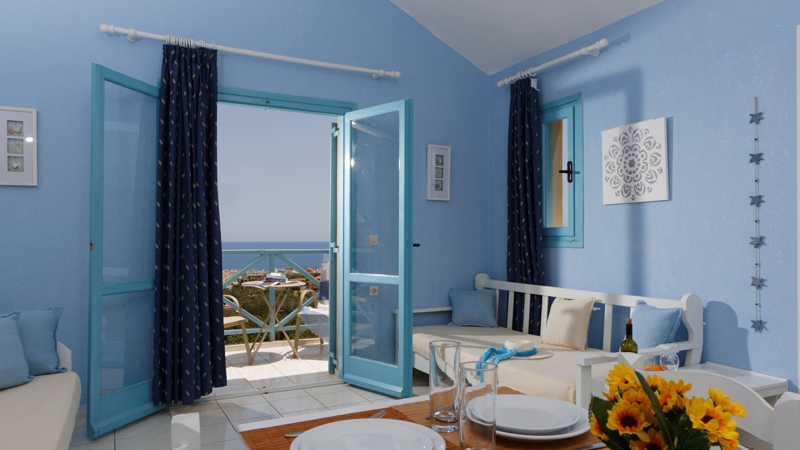 rooms-prenium-apartment-balcony-or-terrace