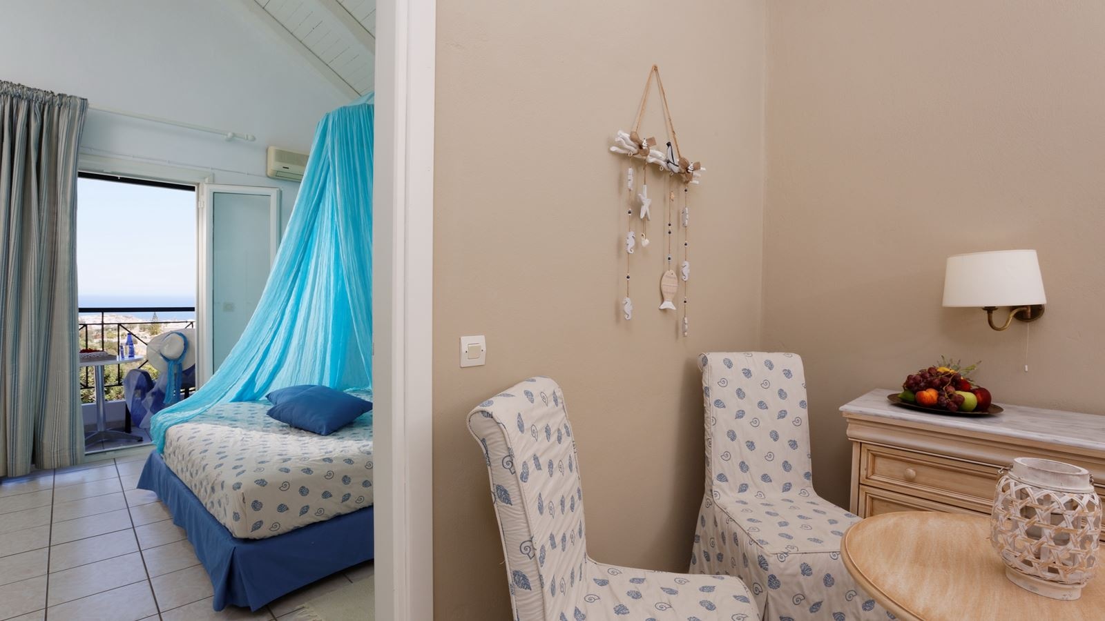 rooms-deluxe-apartment-balcony-or-terrace