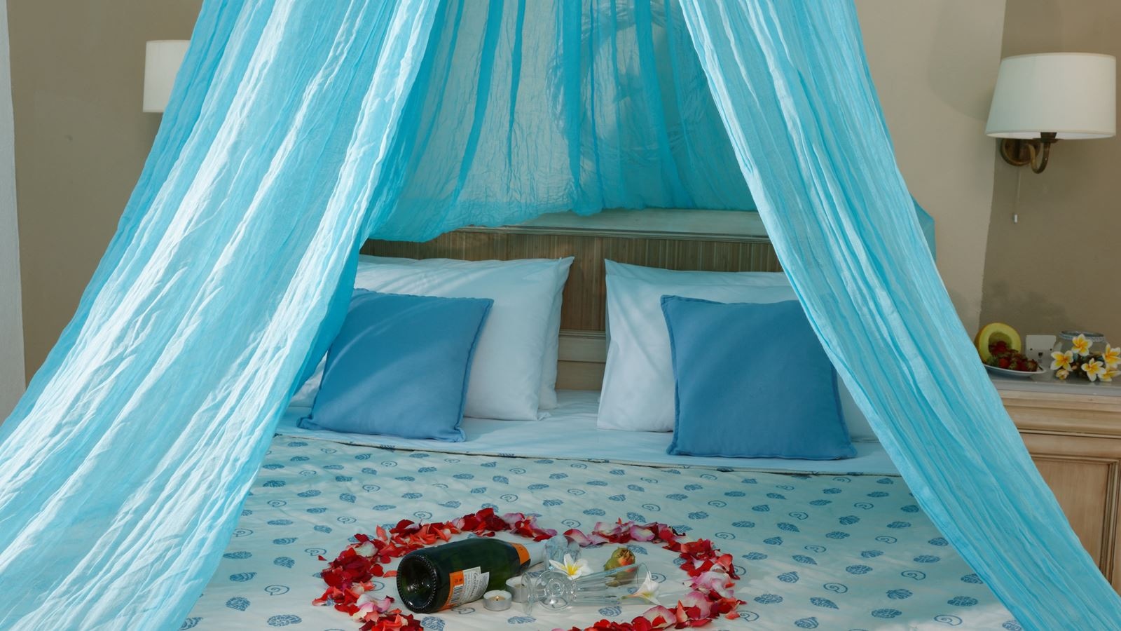 rooms-deluxe-apartment-balcony-or-terrace