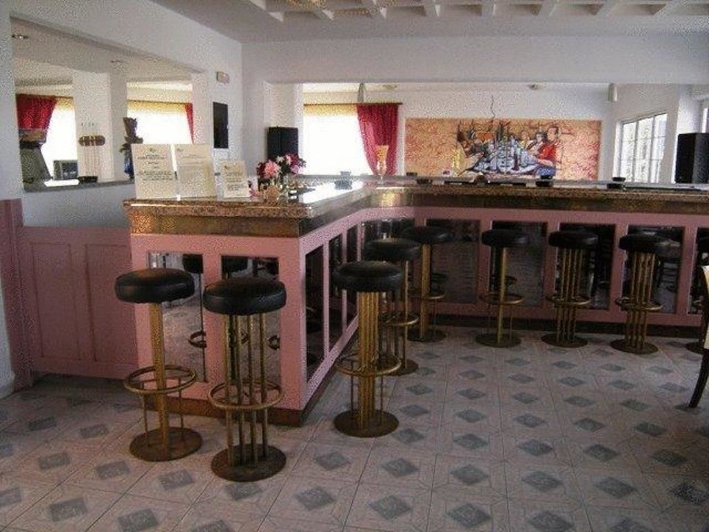 bars-main-bar