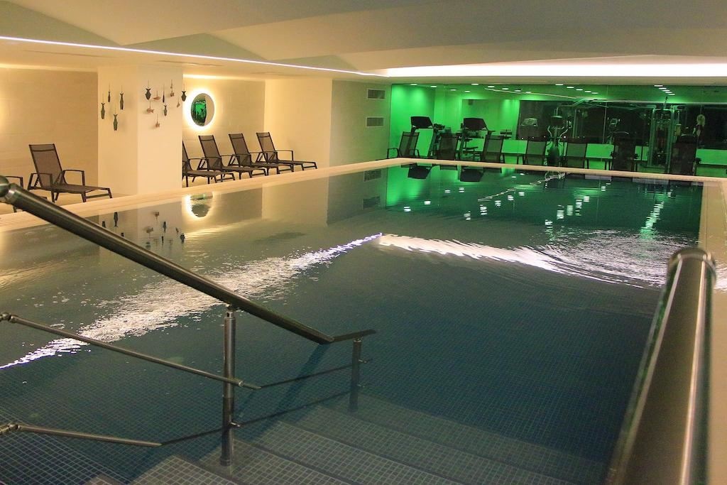 pools-indoor-pool