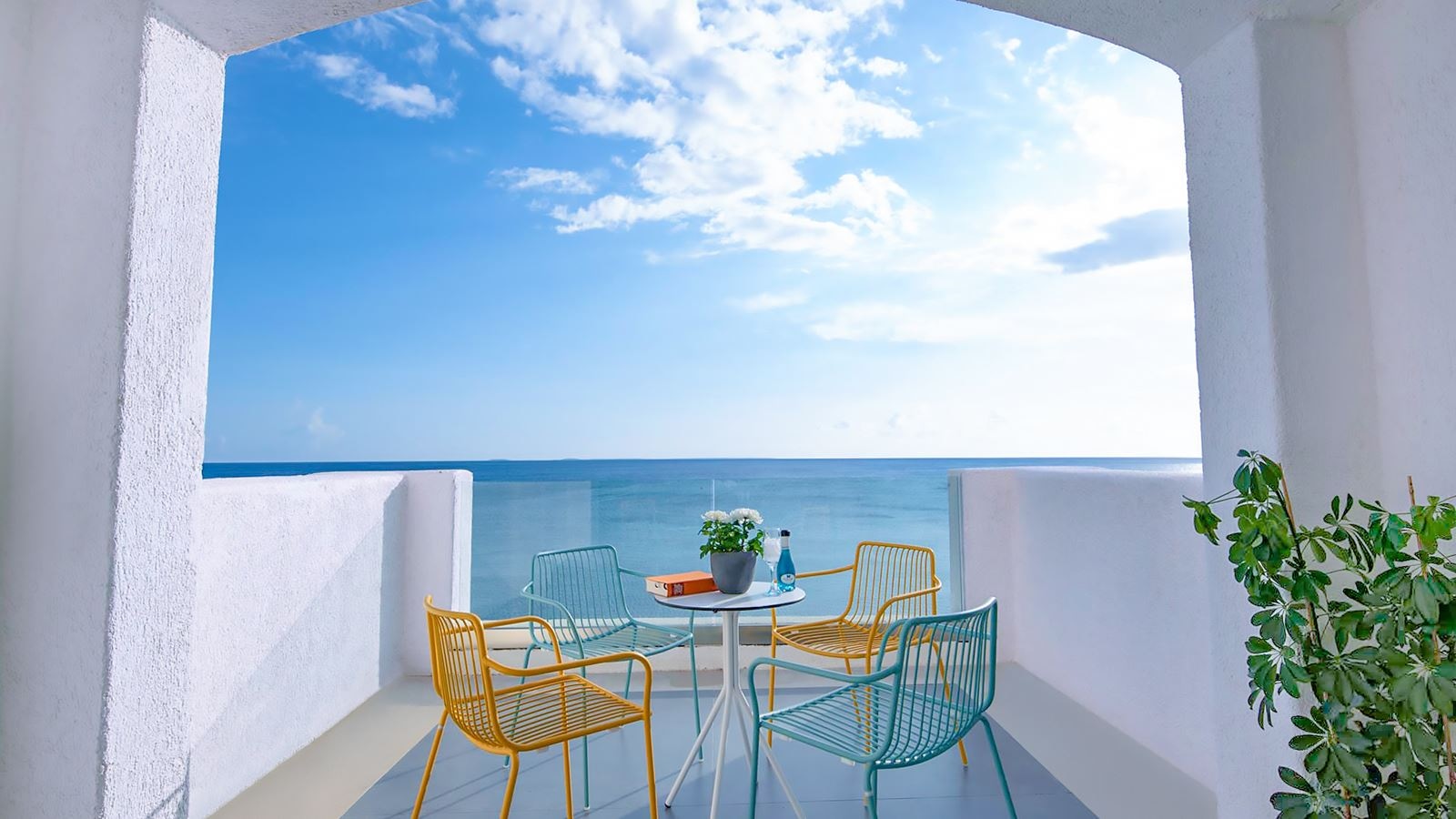 rooms-family-suite-sliding-door-sv