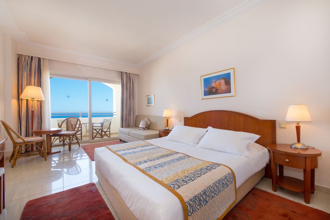 rooms-family-room-sea-view
