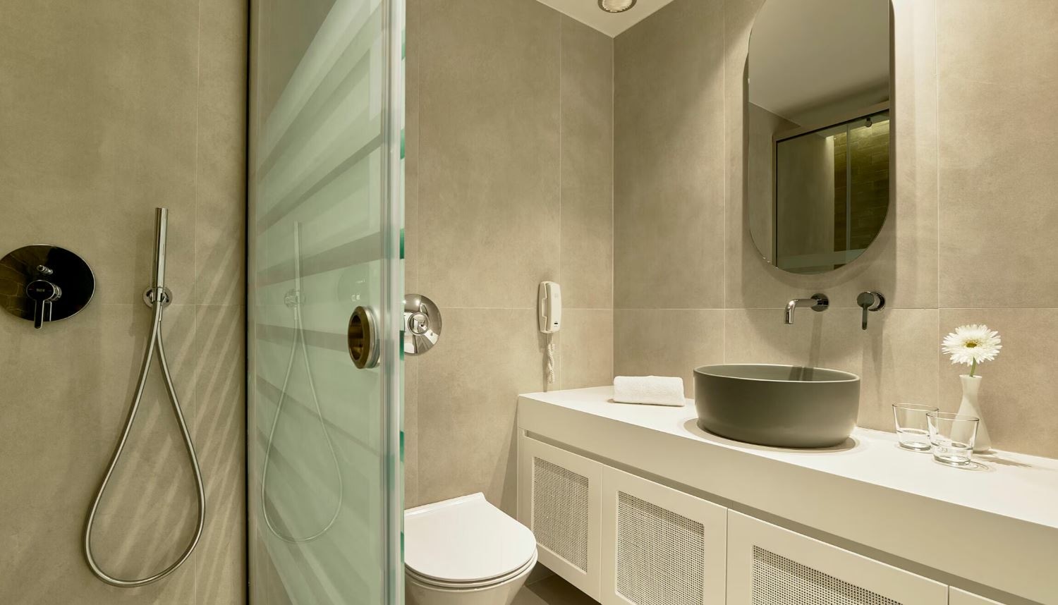 rooms-room-family-mainbuilding-seaview