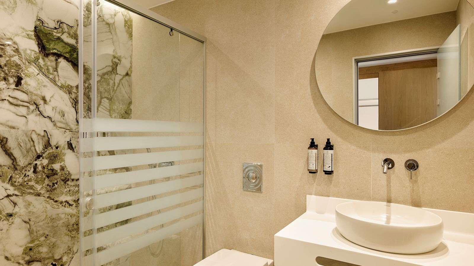 rooms-bungalow-family-garden-view