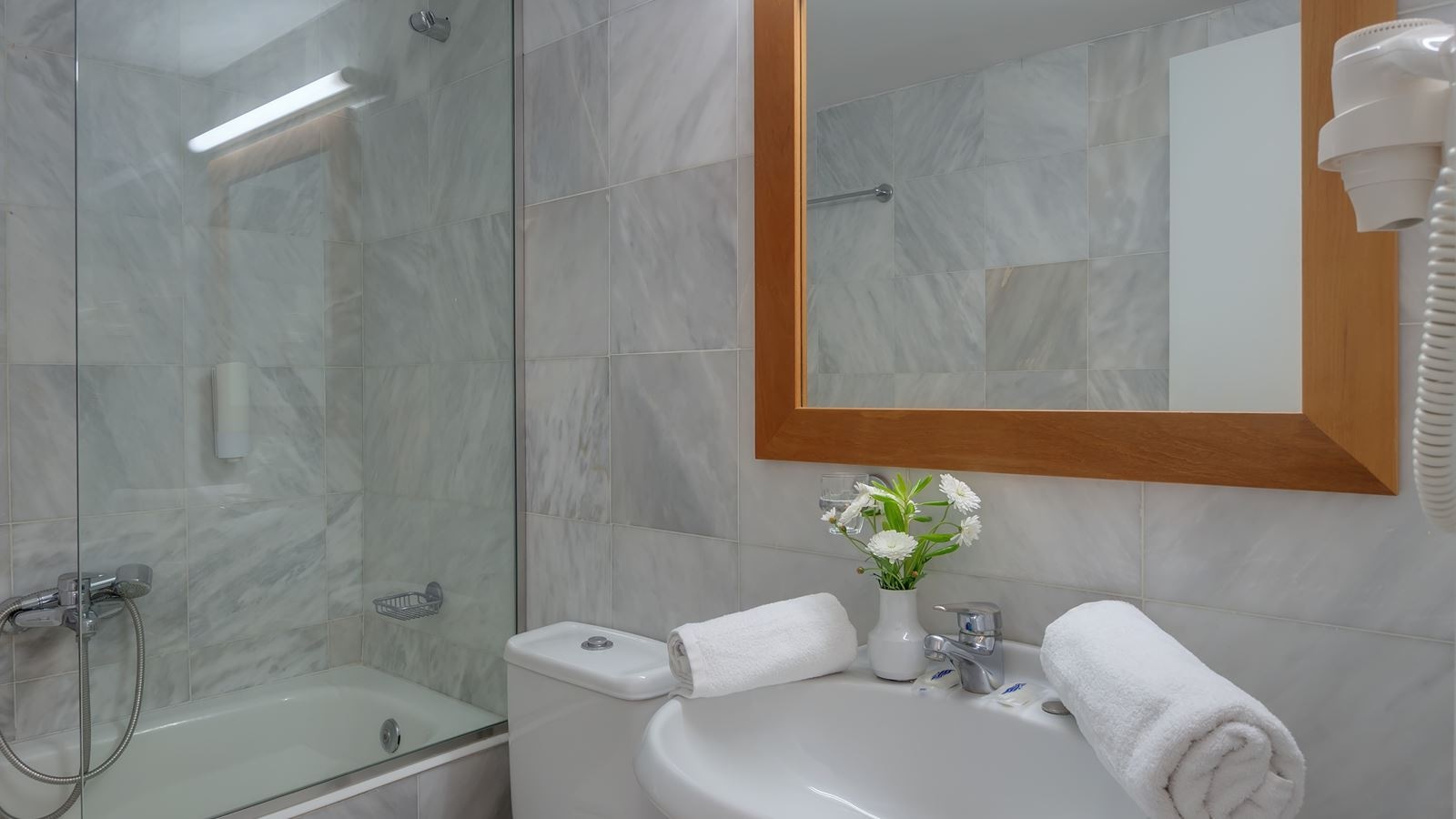 rooms-2-bedroom-apartment-inland-view