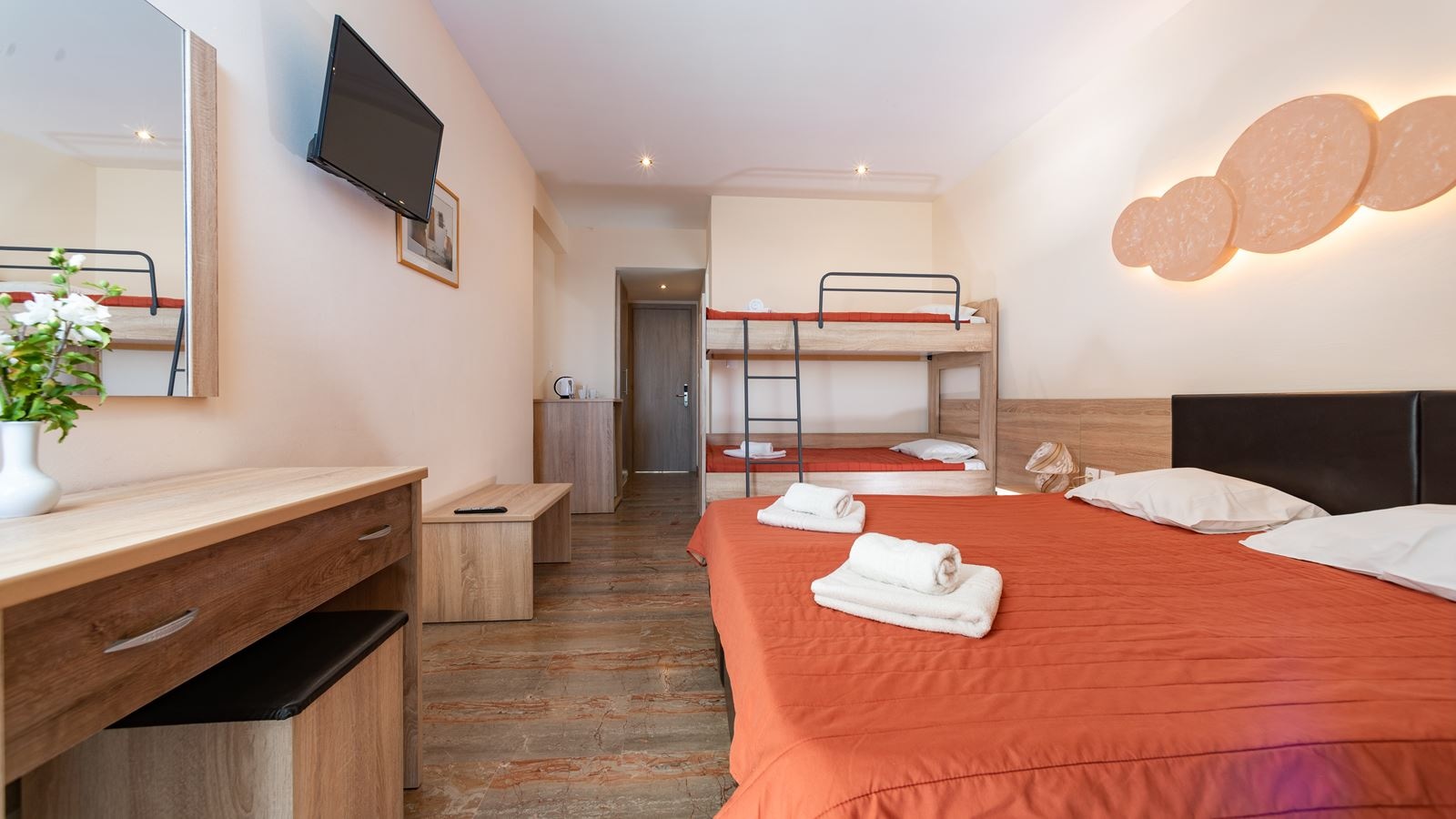 rooms-family-room-open-plan-with-bunkbed-sea-view-balcony-or-terrace