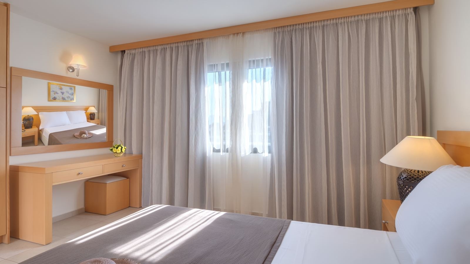 rooms-superior-bungalow-side-sea-view