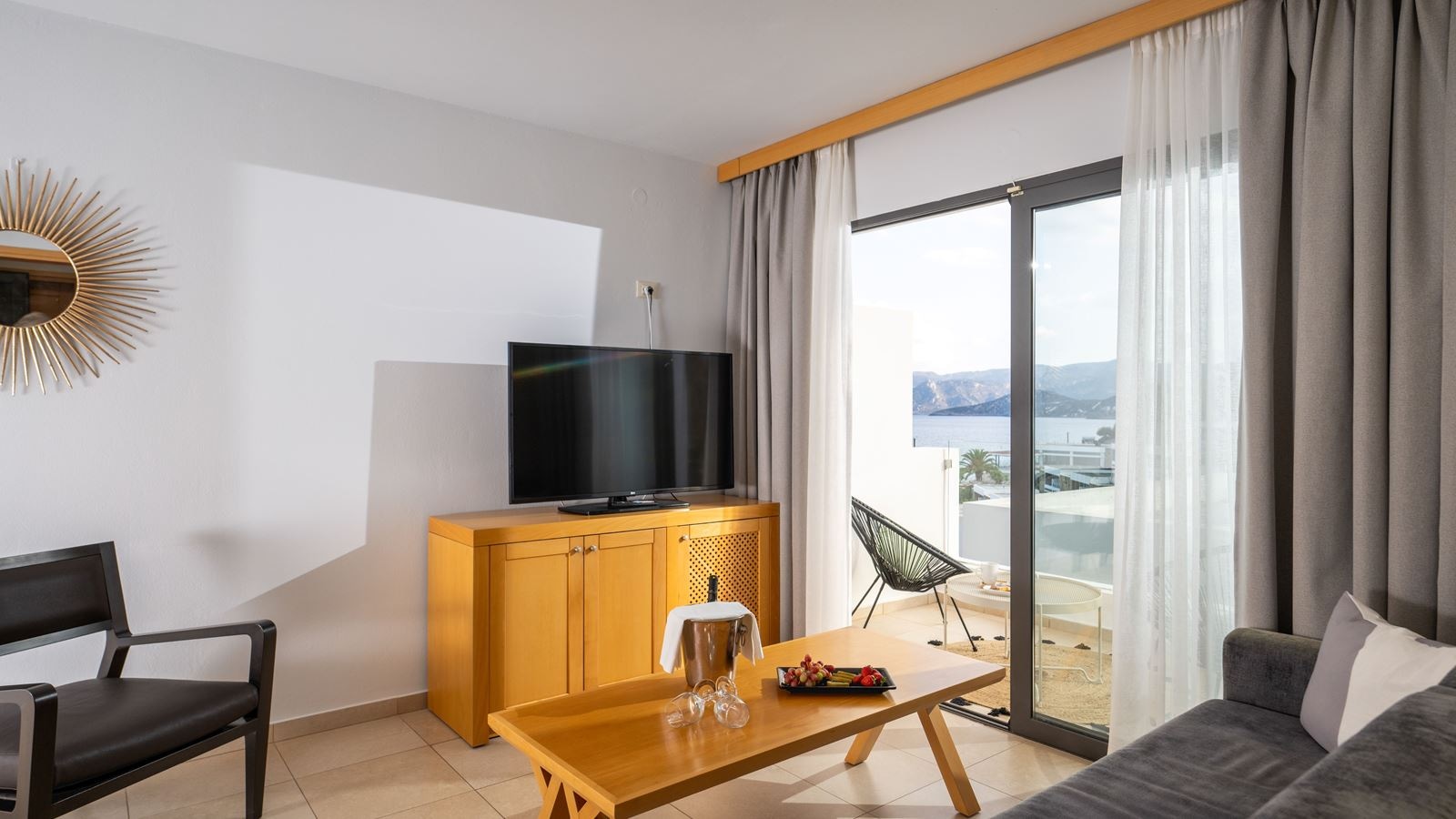 rooms-suite-side-sea-view